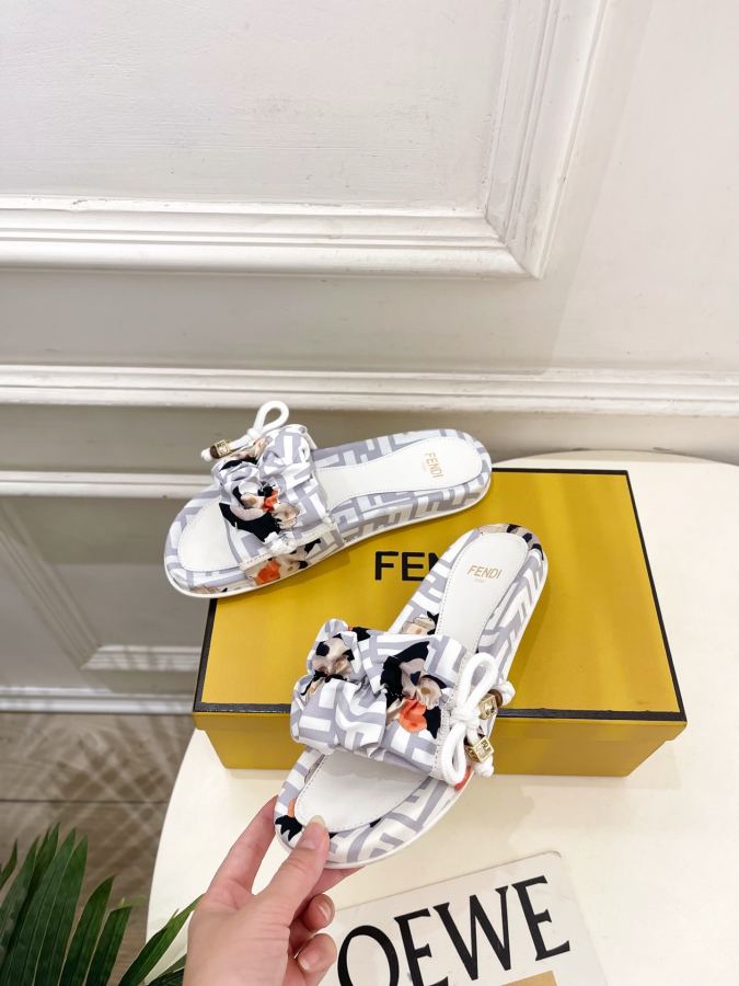 Fendi women's shoes 𝐅𝐄𝐍𝐃𝐈 | Fendi 26𝐬𝐬 — 1:1 Replica For Sale — photo 3