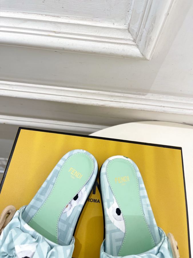 Fendi women's shoes 𝐅𝐄𝐍𝐃𝐈 | Fendi 26𝐬𝐬 — 1:1 Replica — photo 7
