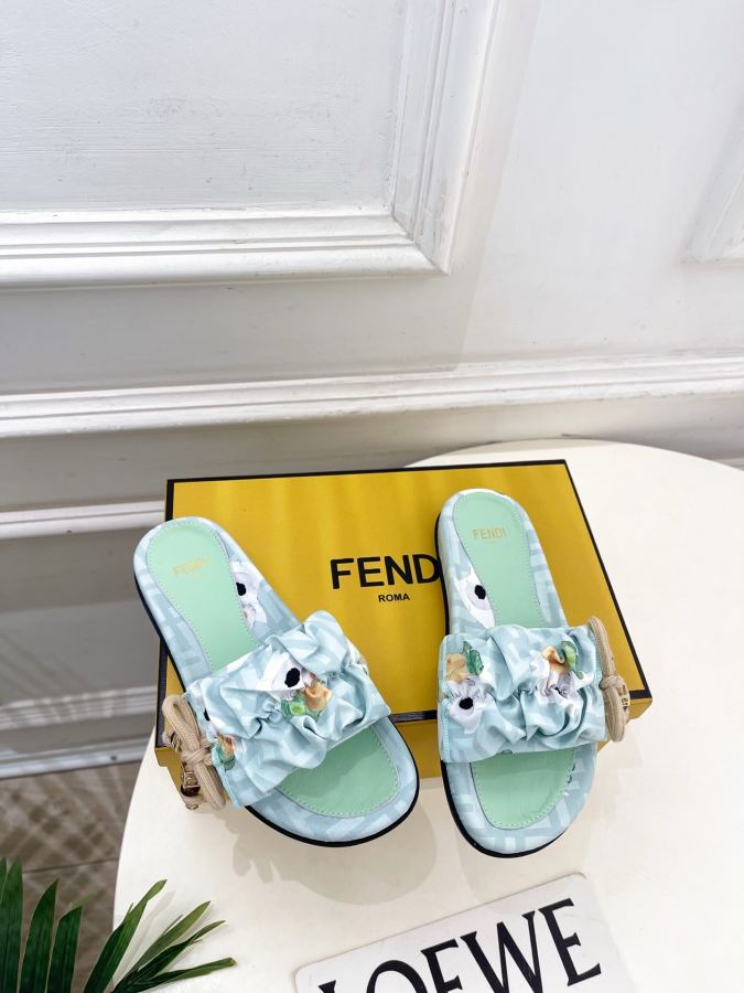Fendi women's shoes 𝐅𝐄𝐍𝐃𝐈 | Fendi 26𝐬𝐬 — 1:1 Replica — photo 2