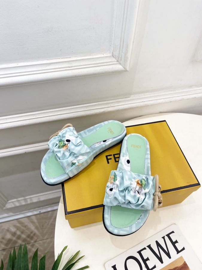 Fendi women's shoes 𝐅𝐄𝐍𝐃𝐈 | Fendi 26𝐬𝐬 — 1:1 Replica — photo 5