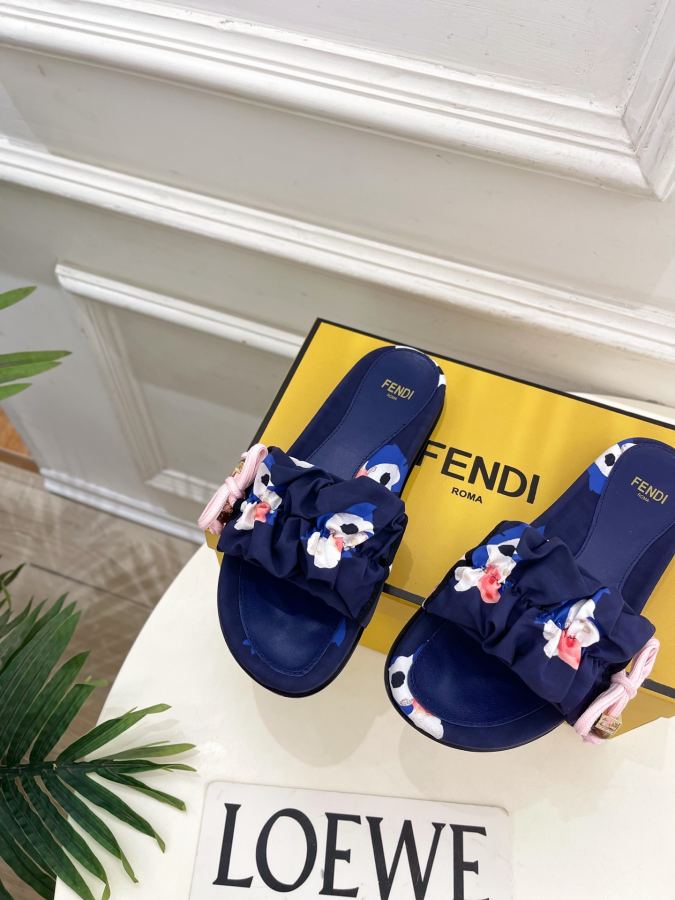 Fendi women's shoes 𝐅𝐄𝐍𝐃𝐈 | Fendi 26𝐬𝐬 — Premium Replica — photo 6