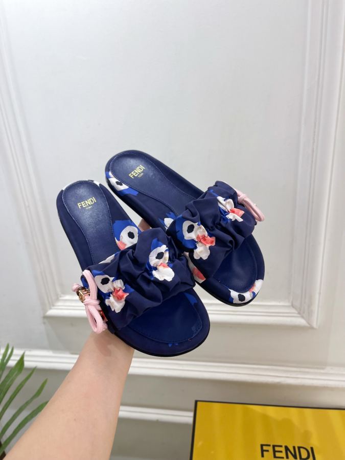 Fendi women's shoes 𝐅𝐄𝐍𝐃𝐈 | Fendi 26𝐬𝐬 — Premium Replica — photo 4