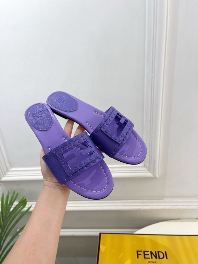 Fendi women's shoes 𝐅𝐄𝐍𝐃𝐈 | Fendi 26𝐬𝐬 — 1:1 Replica — photo 4
