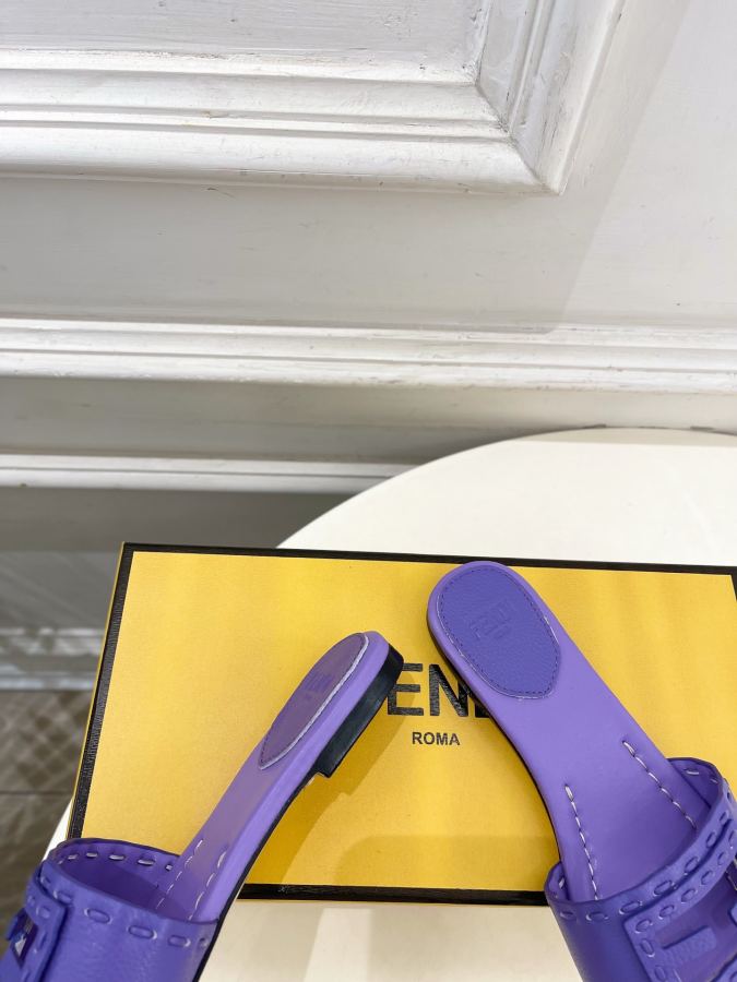 Fendi women's shoes 𝐅𝐄𝐍𝐃𝐈 | Fendi 26𝐬𝐬 — 1:1 Replica — photo 8