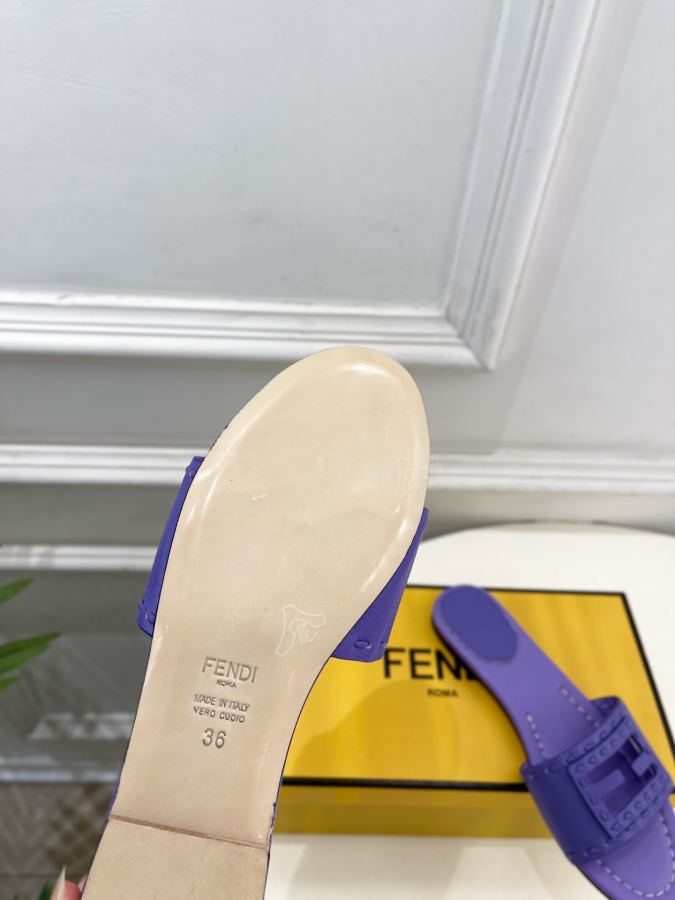 Fendi women's shoes 𝐅𝐄𝐍𝐃𝐈 | Fendi 26𝐬𝐬 — 1:1 Replica — photo 9