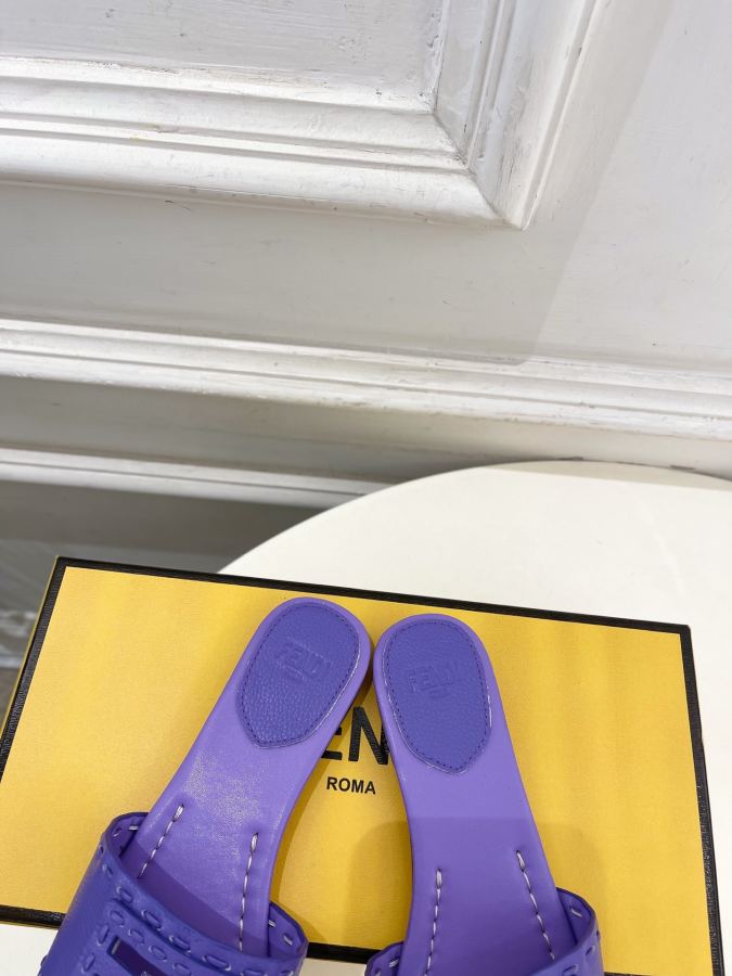 Fendi women's shoes 𝐅𝐄𝐍𝐃𝐈 | Fendi 26𝐬𝐬 — 1:1 Replica — photo 7