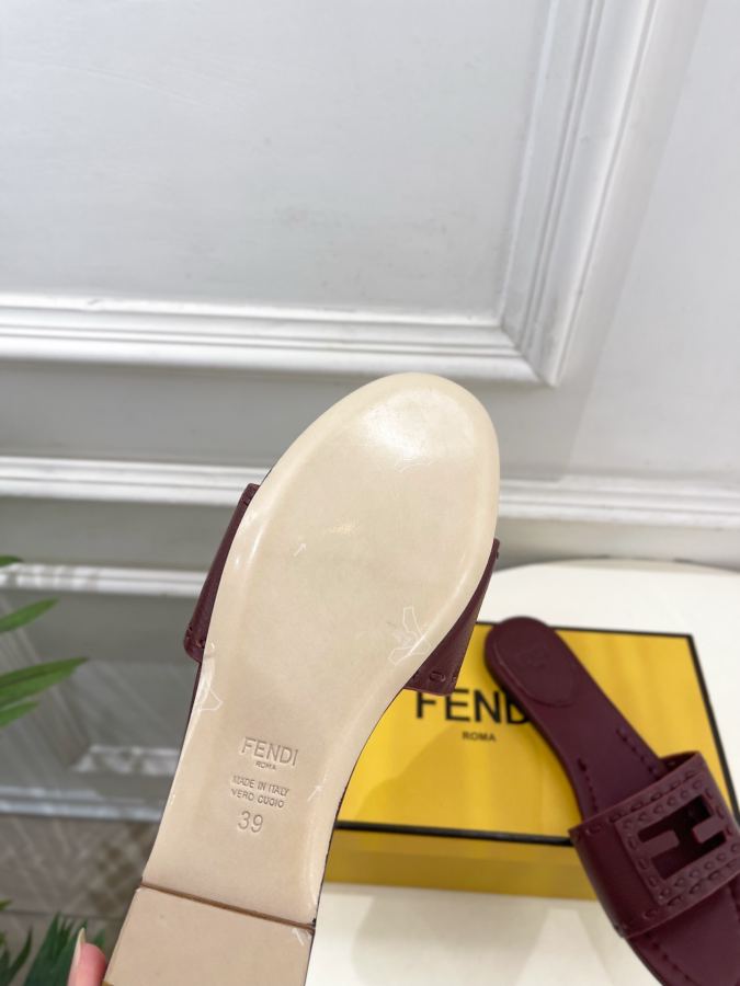 Fendi women's shoes 𝐅𝐄𝐍𝐃𝐈 | Fendi 26𝐬𝐬 — AAA Quality Replica — photo 9