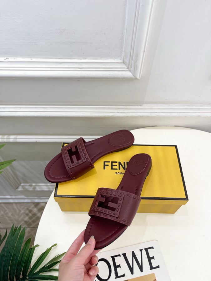 Fendi women's shoes 𝐅𝐄𝐍𝐃𝐈 | Fendi 26𝐬𝐬 — AAA Quality Replica — photo 3