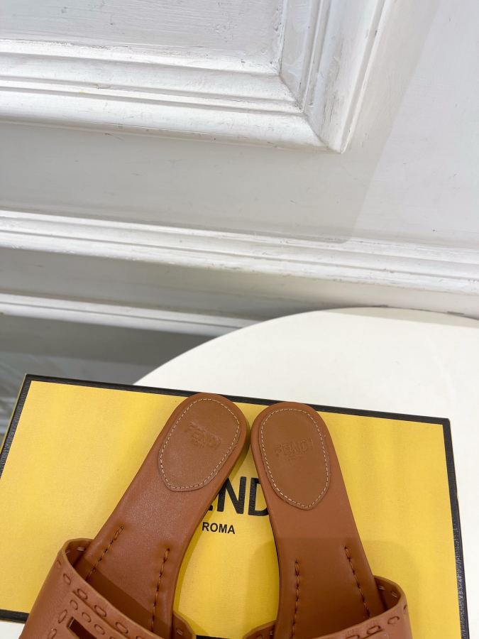 Fendi women's shoes 𝐅𝐄𝐍𝐃𝐈 | Fendi 26𝐬𝐬 — 1:1 Replica For Sale — photo 7