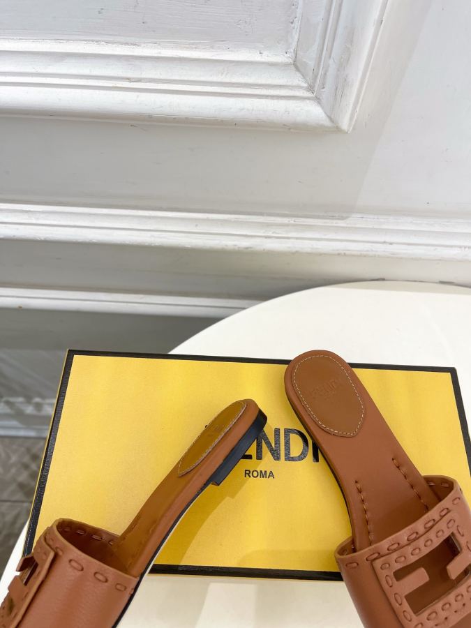 Fendi women's shoes 𝐅𝐄𝐍𝐃𝐈 | Fendi 26𝐬𝐬 — 1:1 Replica For Sale — photo 8