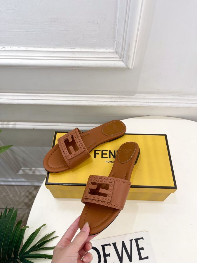 Fendi women's shoes 𝐅𝐄𝐍𝐃𝐈 | Fendi 26𝐬𝐬 — 1:1 Replica For Sale — photo 3
