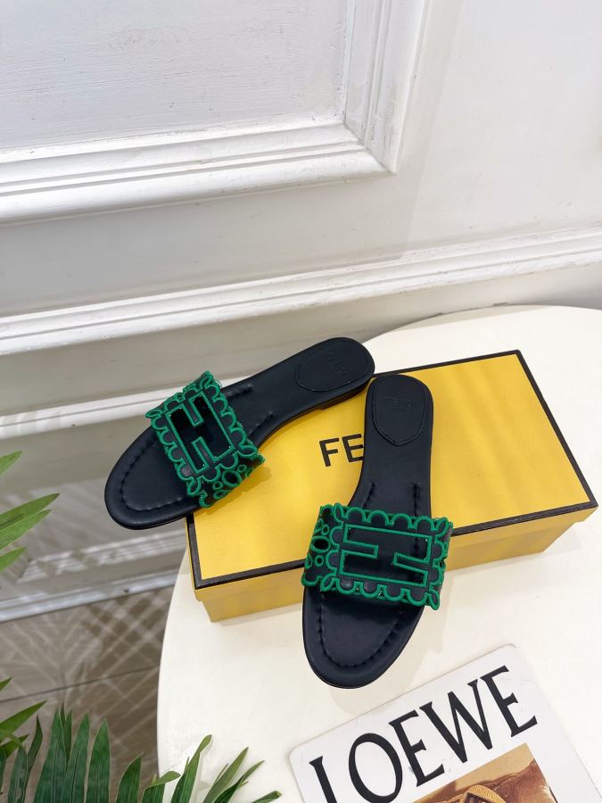 Fendi women's shoes 𝐅𝐄𝐍𝐃𝐈 | Fendi 26𝐬𝐬 — Premium Replica — photo 5