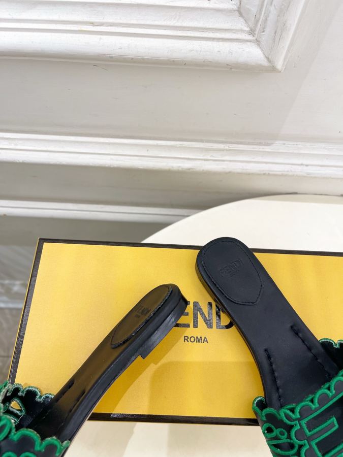 Fendi women's shoes 𝐅𝐄𝐍𝐃𝐈 | Fendi 26𝐬𝐬 — Premium Replica — photo 8