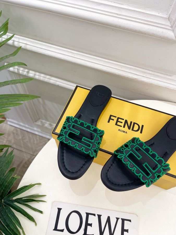 Fendi women's shoes 𝐅𝐄𝐍𝐃𝐈 | Fendi 26𝐬𝐬 — Premium Replica — photo 6