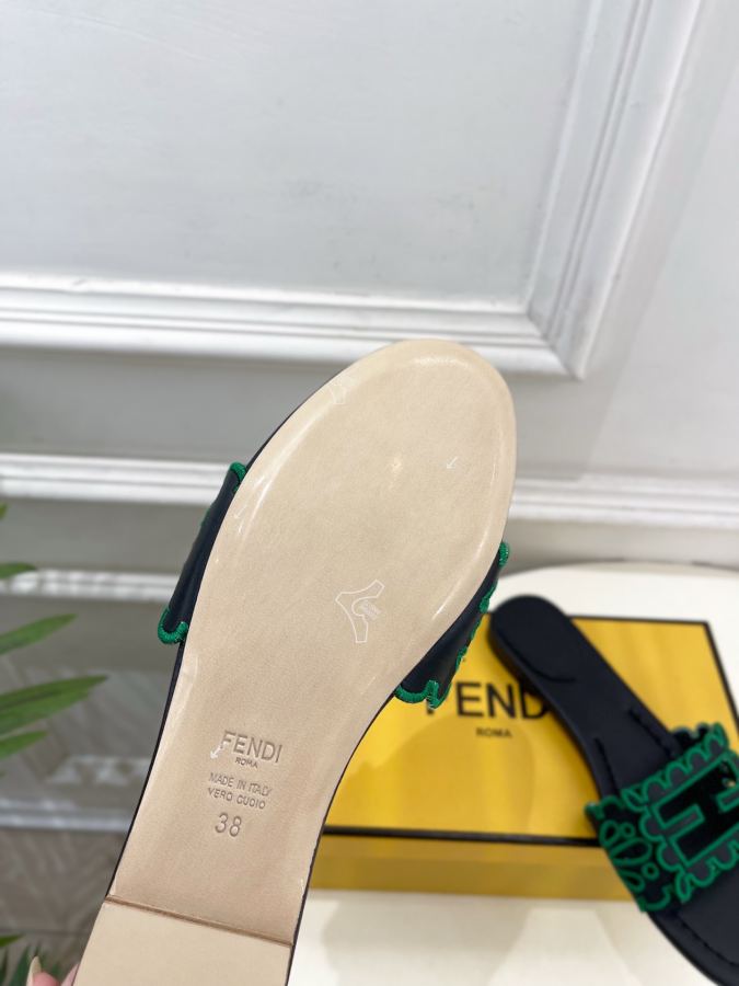 Fendi women's shoes 𝐅𝐄𝐍𝐃𝐈 | Fendi 26𝐬𝐬 — Premium Replica — photo 9