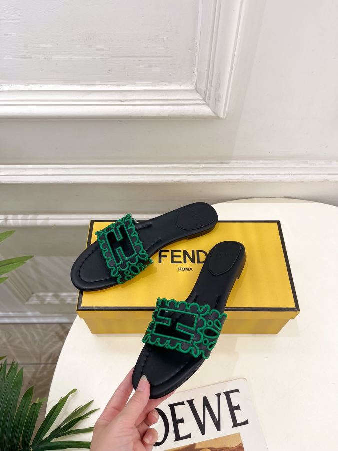 Fendi women's shoes 𝐅𝐄𝐍𝐃𝐈 | Fendi 26𝐬𝐬 — Premium Replica — photo 3