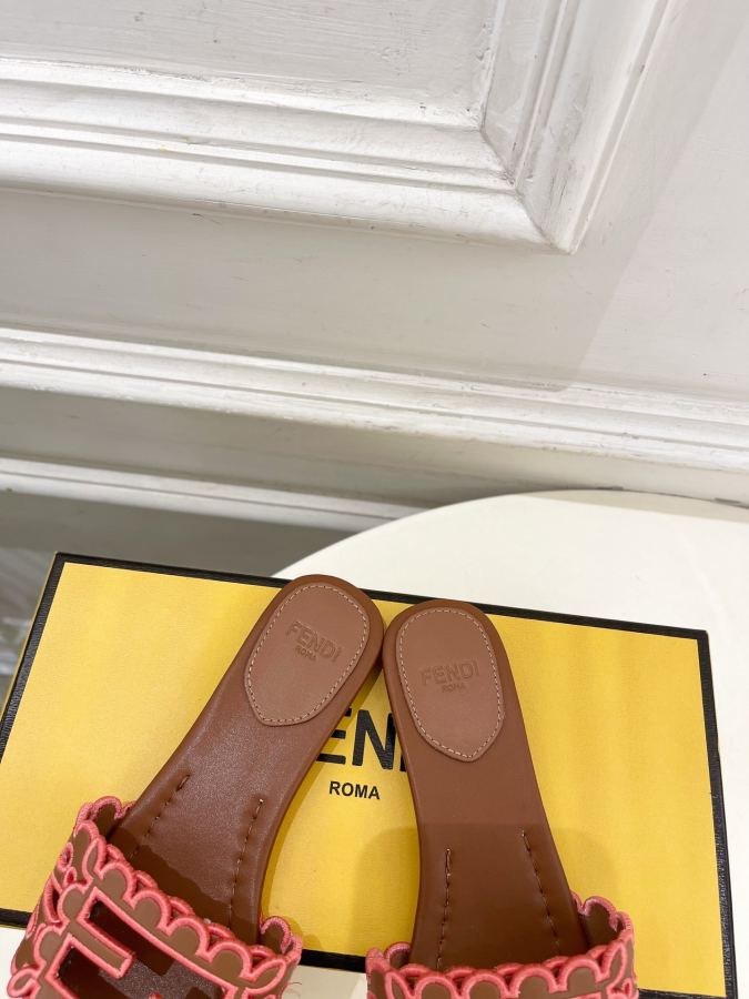 Fendi women's shoes 𝐅𝐄𝐍𝐃𝐈 | Fendi 26𝐬𝐬 — AAA Quality Replica — photo 7