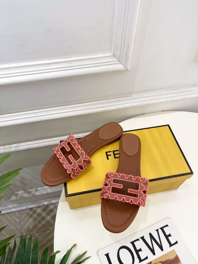 Fendi women's shoes 𝐅𝐄𝐍𝐃𝐈 | Fendi 26𝐬𝐬 — AAA Quality Replica — photo 4