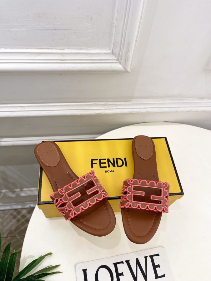Fendi women's shoes 𝐅𝐄𝐍𝐃𝐈 | Fendi 26𝐬𝐬 — AAA Quality Replica — photo 2