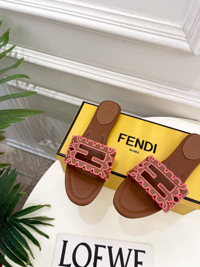 Fendi women's shoes 𝐅𝐄𝐍𝐃𝐈 | Fendi 26𝐬𝐬 — AAA Quality Replica — photo 6