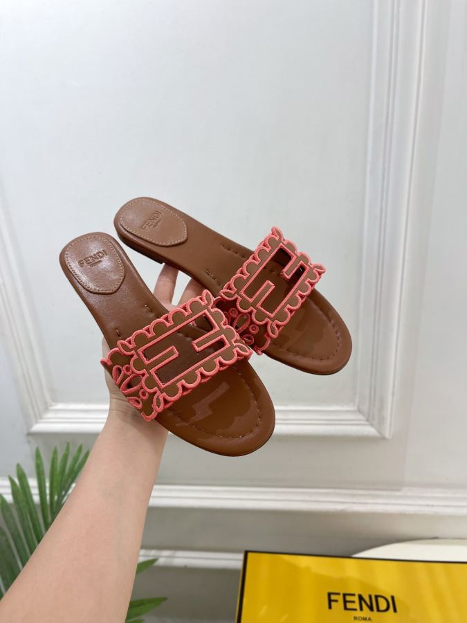Fendi women's shoes 𝐅𝐄𝐍𝐃𝐈 | Fendi 26𝐬𝐬 — AAA Quality Replica — photo 5