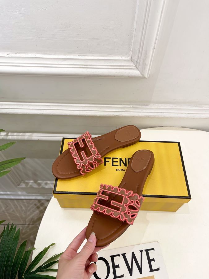 Fendi women's shoes 𝐅𝐄𝐍𝐃𝐈 | Fendi 26𝐬𝐬 — AAA Quality Replica — photo 3