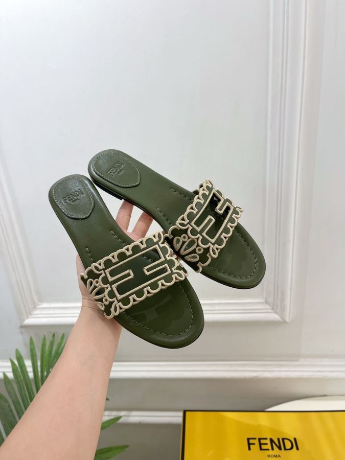 Fendi women's shoes 𝐅𝐄𝐍𝐃𝐈 | Fendi 26𝐬𝐬 — 1:1 Replica — photo 4