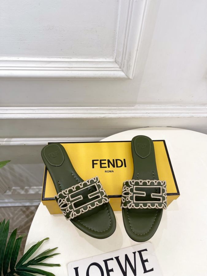 Fendi women's shoes 𝐅𝐄𝐍𝐃𝐈 | Fendi 26𝐬𝐬 — 1:1 Replica — photo 2