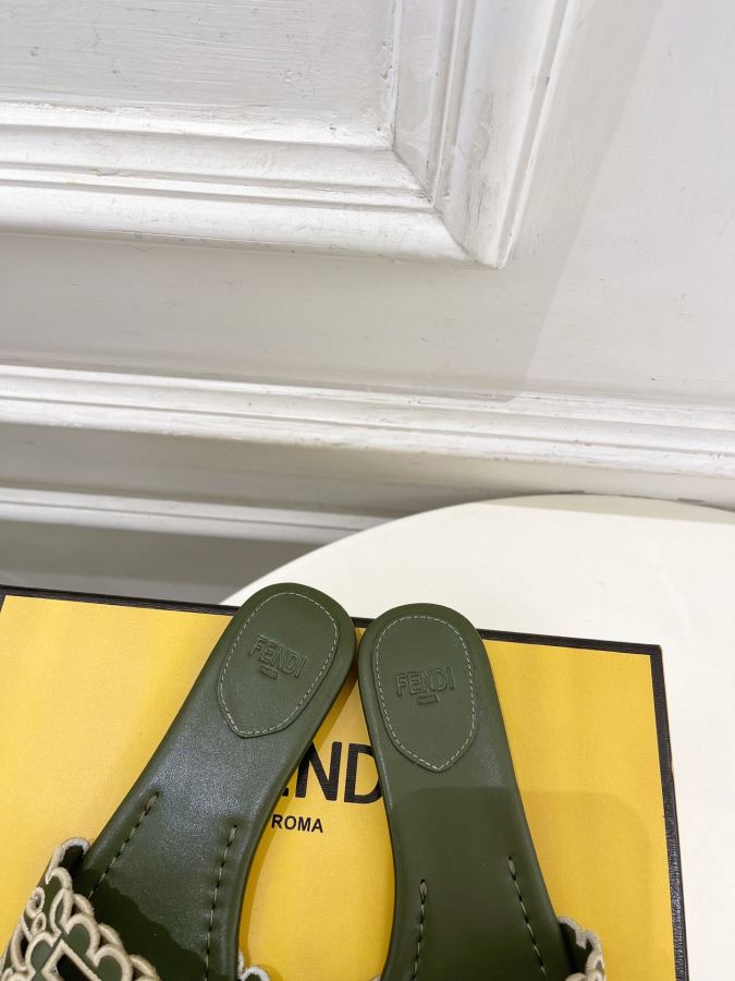 Fendi women's shoes 𝐅𝐄𝐍𝐃𝐈 | Fendi 26𝐬𝐬 — 1:1 Replica — photo 8