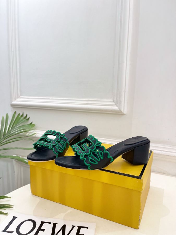 Fendi women's shoes 𝐅𝐄𝐍𝐃𝐈 | Fendi 26𝐬𝐬 — 1:1 Replica — photo 3