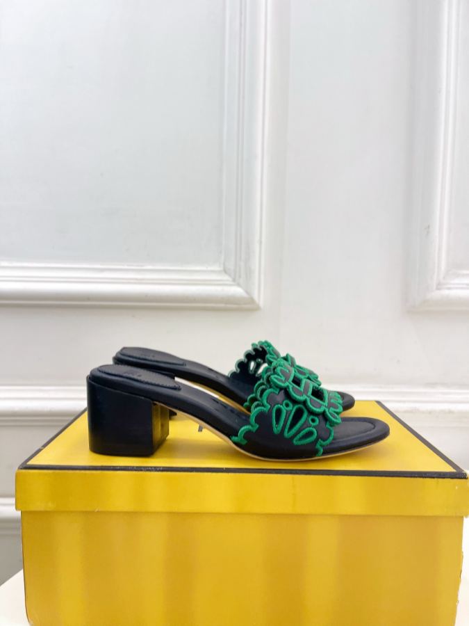 Fendi women's shoes 𝐅𝐄𝐍𝐃𝐈 | Fendi 26𝐬𝐬 — 1:1 Replica — photo 2