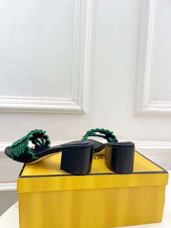 Fendi women's shoes 𝐅𝐄𝐍𝐃𝐈 | Fendi 26𝐬𝐬 — 1:1 Replica — photo 8