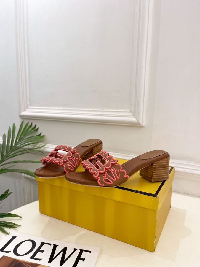 Fendi women's shoes 𝐅𝐄𝐍𝐃𝐈 | Fendi 26𝐬𝐬 — Premium Replica — photo 3