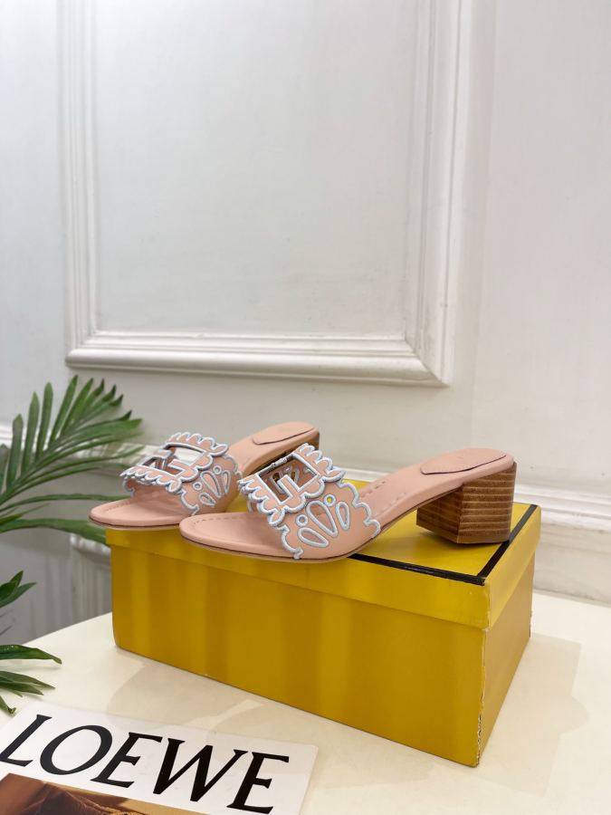 Fendi women's shoes 𝐅𝐄𝐍𝐃𝐈 | Fendi 26𝐬𝐬 — Premium Replica — photo 3