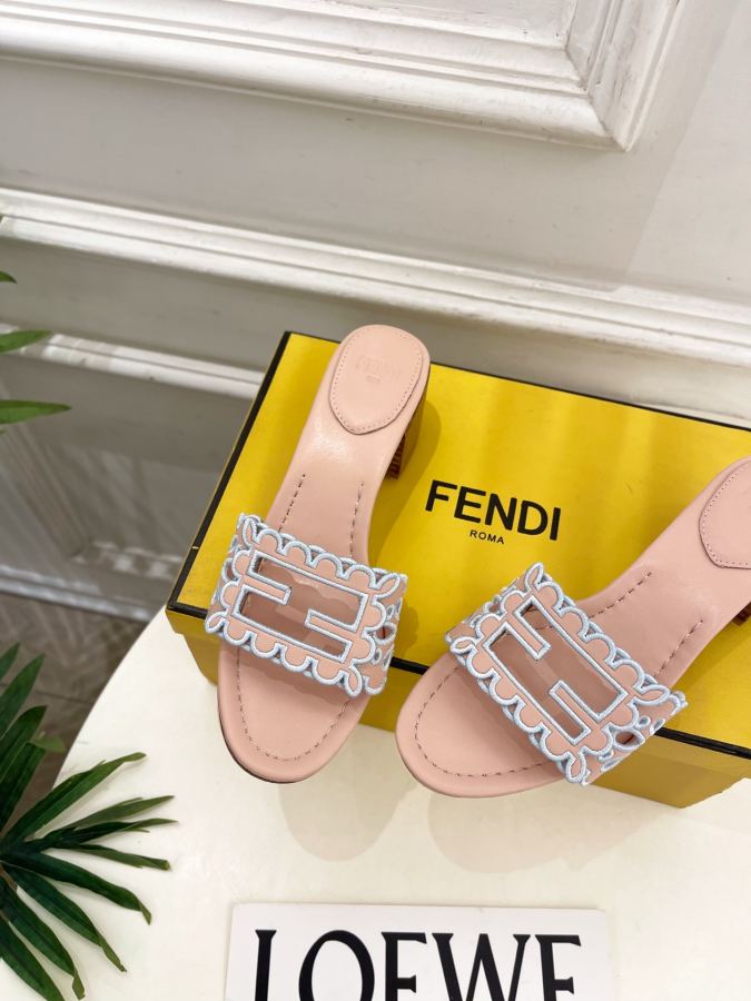 Fendi women's shoes 𝐅𝐄𝐍𝐃𝐈 | Fendi 26𝐬𝐬 — Premium Replica — photo 6