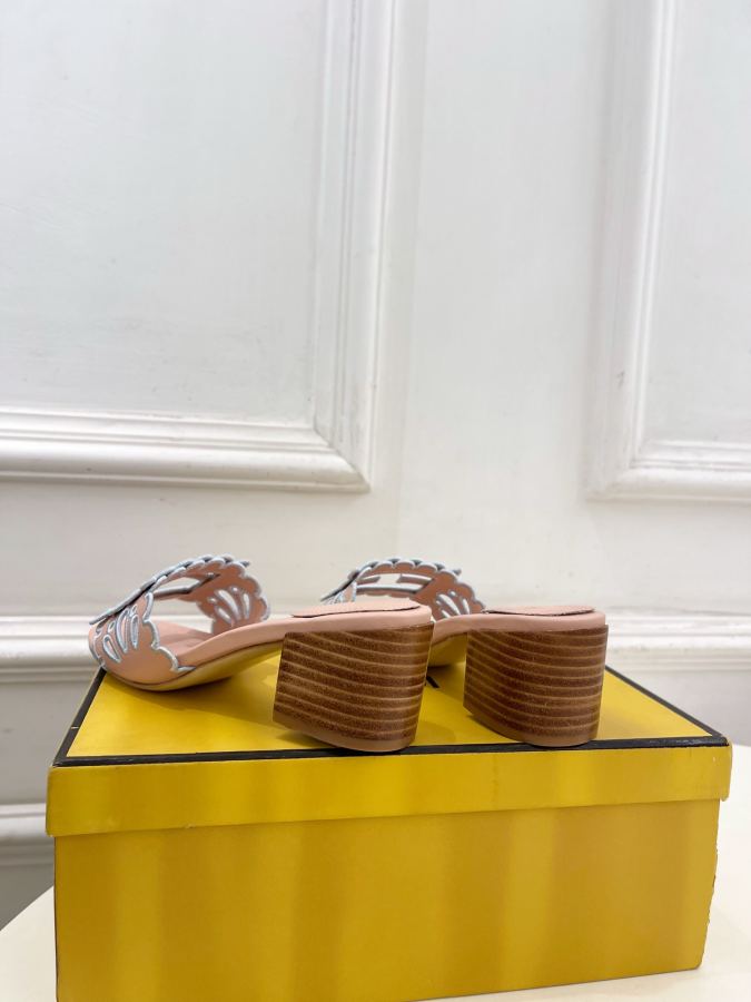 Fendi women's shoes 𝐅𝐄𝐍𝐃𝐈 | Fendi 26𝐬𝐬 — Premium Replica — photo 8