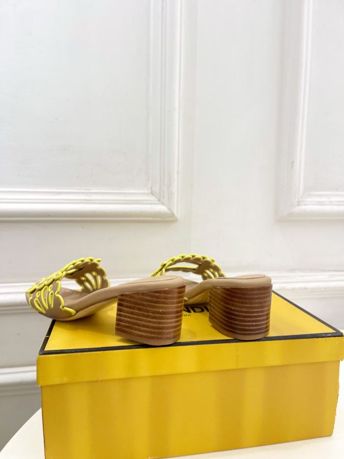 Fendi women's shoes 𝐅𝐄𝐍𝐃𝐈 | Fendi 26𝐬𝐬 — 1:1 Replica — photo 6