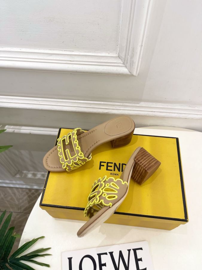Fendi women's shoes 𝐅𝐄𝐍𝐃𝐈 | Fendi 26𝐬𝐬 — 1:1 Replica — photo 5