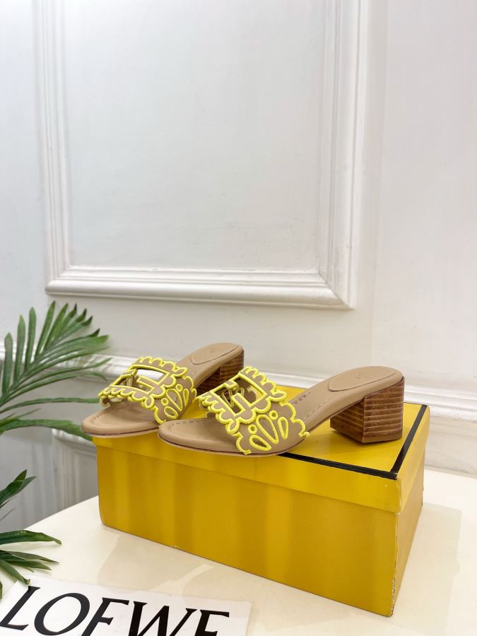 Fendi women's shoes 𝐅𝐄𝐍𝐃𝐈 | Fendi 26𝐬𝐬 — 1:1 Replica — photo 3