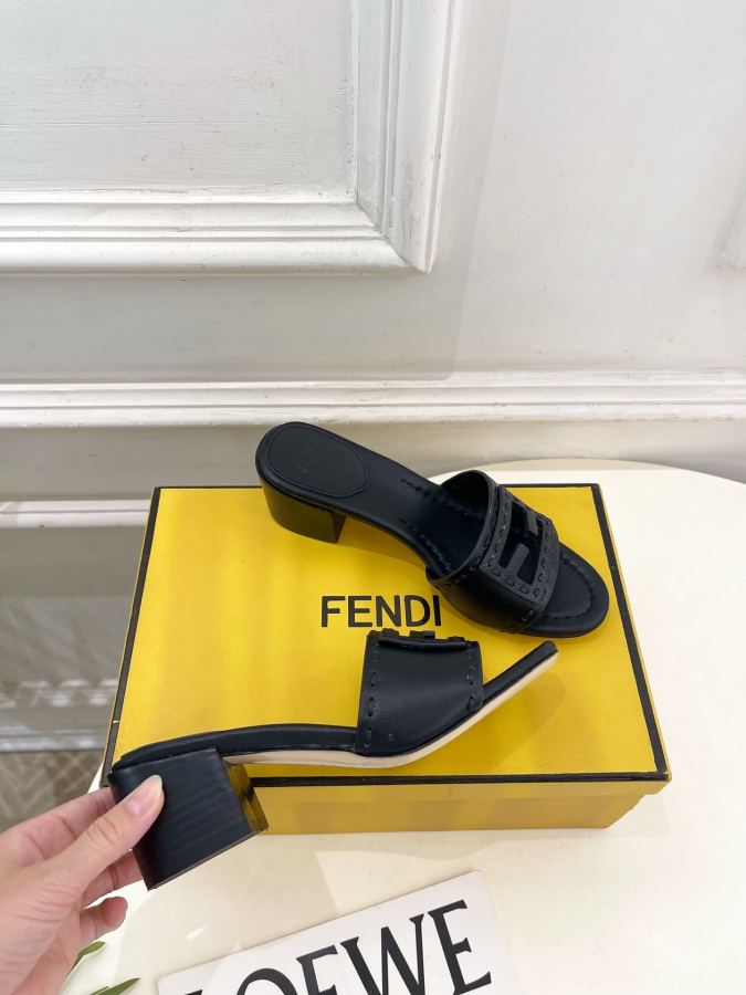 Fendi women's shoes 𝐅𝐄𝐍𝐃𝐈 | Fendi 26𝐬𝐬 — AAA Quality Replica — photo 4