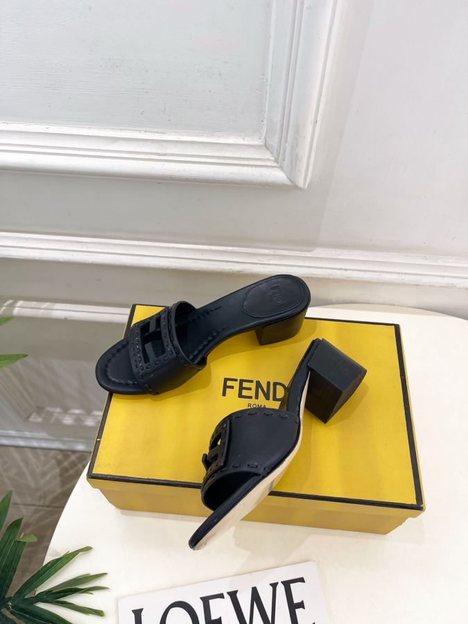 Fendi women's shoes 𝐅𝐄𝐍𝐃𝐈 | Fendi 26𝐬𝐬 — AAA Quality Replica — photo 5