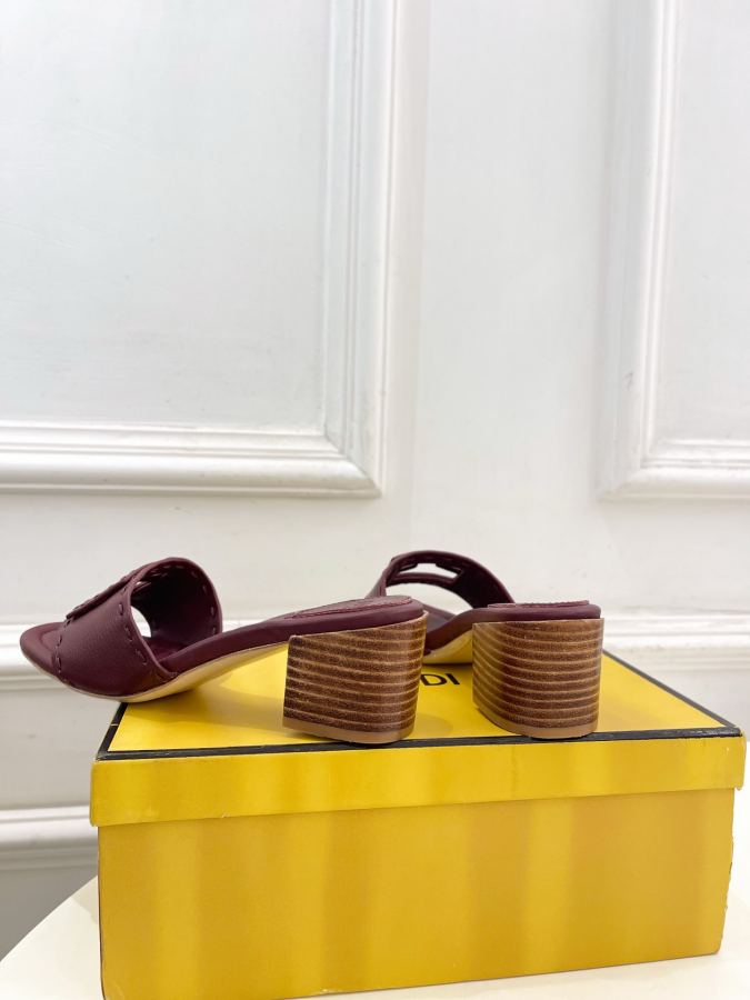 Fendi women's shoes 𝐅𝐄𝐍𝐃𝐈 | Fendi 26𝐬𝐬 — 1:1 Replica For Sale — photo 8