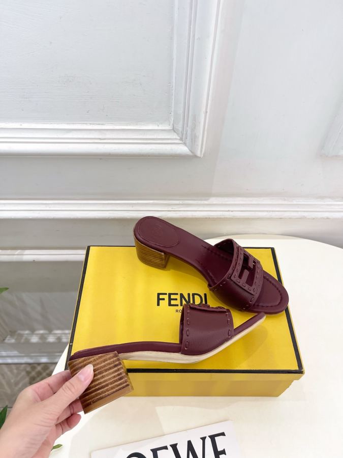 Fendi women's shoes 𝐅𝐄𝐍𝐃𝐈 | Fendi 26𝐬𝐬 — 1:1 Replica For Sale — photo 4