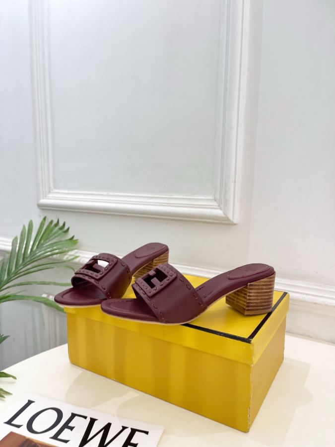 Fendi women's shoes 𝐅𝐄𝐍𝐃𝐈 | Fendi 26𝐬𝐬 — 1:1 Replica For Sale — photo 3