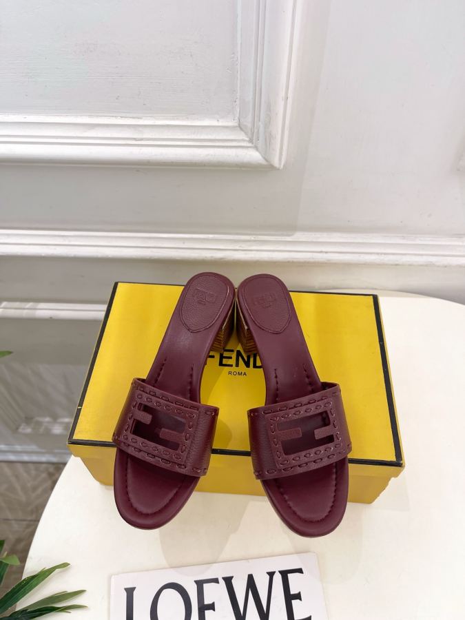 Fendi women's shoes 𝐅𝐄𝐍𝐃𝐈 | Fendi 26𝐬𝐬 — 1:1 Replica For Sale
