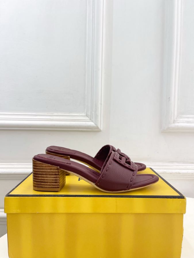 Fendi women's shoes 𝐅𝐄𝐍𝐃𝐈 | Fendi 26𝐬𝐬 — 1:1 Replica For Sale — photo 2