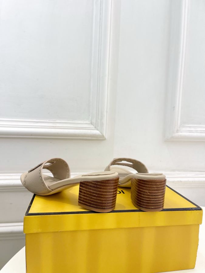 Fendi women's shoes 𝐅𝐄𝐍𝐃𝐈 | Fendi 26𝐬𝐬 — AAA Quality Replica — photo 8