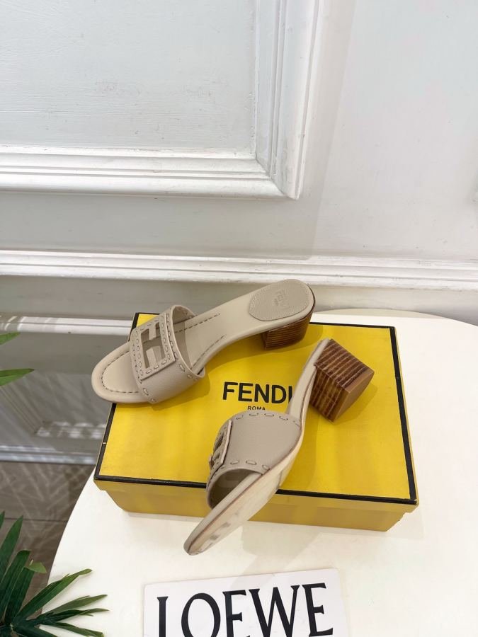Fendi women's shoes 𝐅𝐄𝐍𝐃𝐈 | Fendi 26𝐬𝐬 — AAA Quality Replica — photo 5
