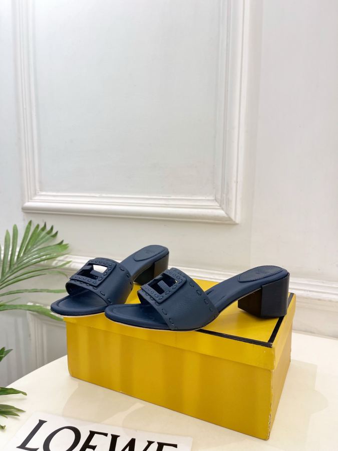 Fendi women's shoes 𝐅𝐄𝐍𝐃𝐈 | Fendi 26𝐬𝐬 — Premium Replica — photo 3