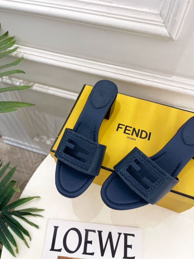 Fendi women's shoes 𝐅𝐄𝐍𝐃𝐈 | Fendi 26𝐬𝐬 — Premium Replica — photo 7